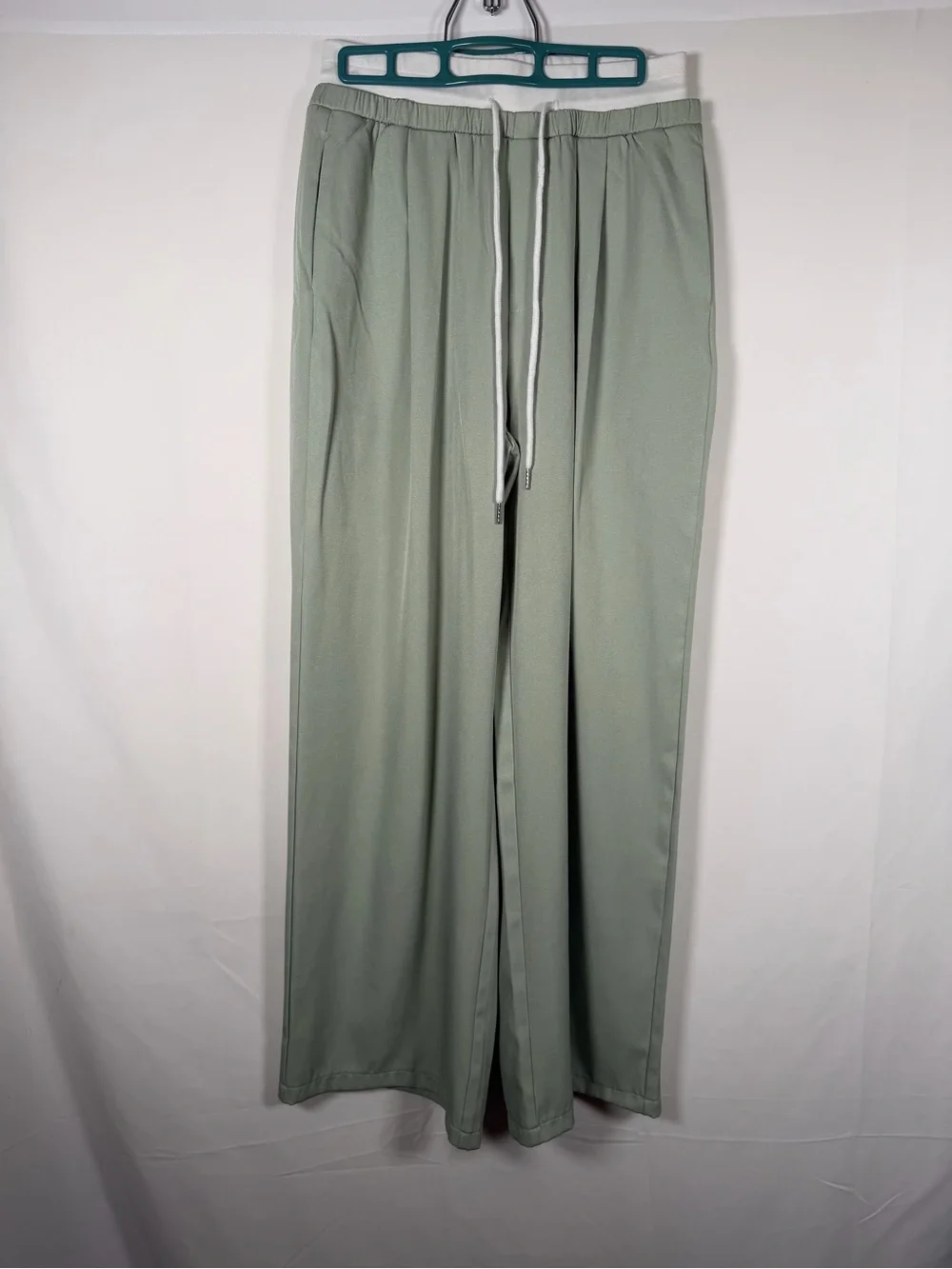 Minimalist Preppy Wide-Leg Drawstring Trousers in Sage Green‎